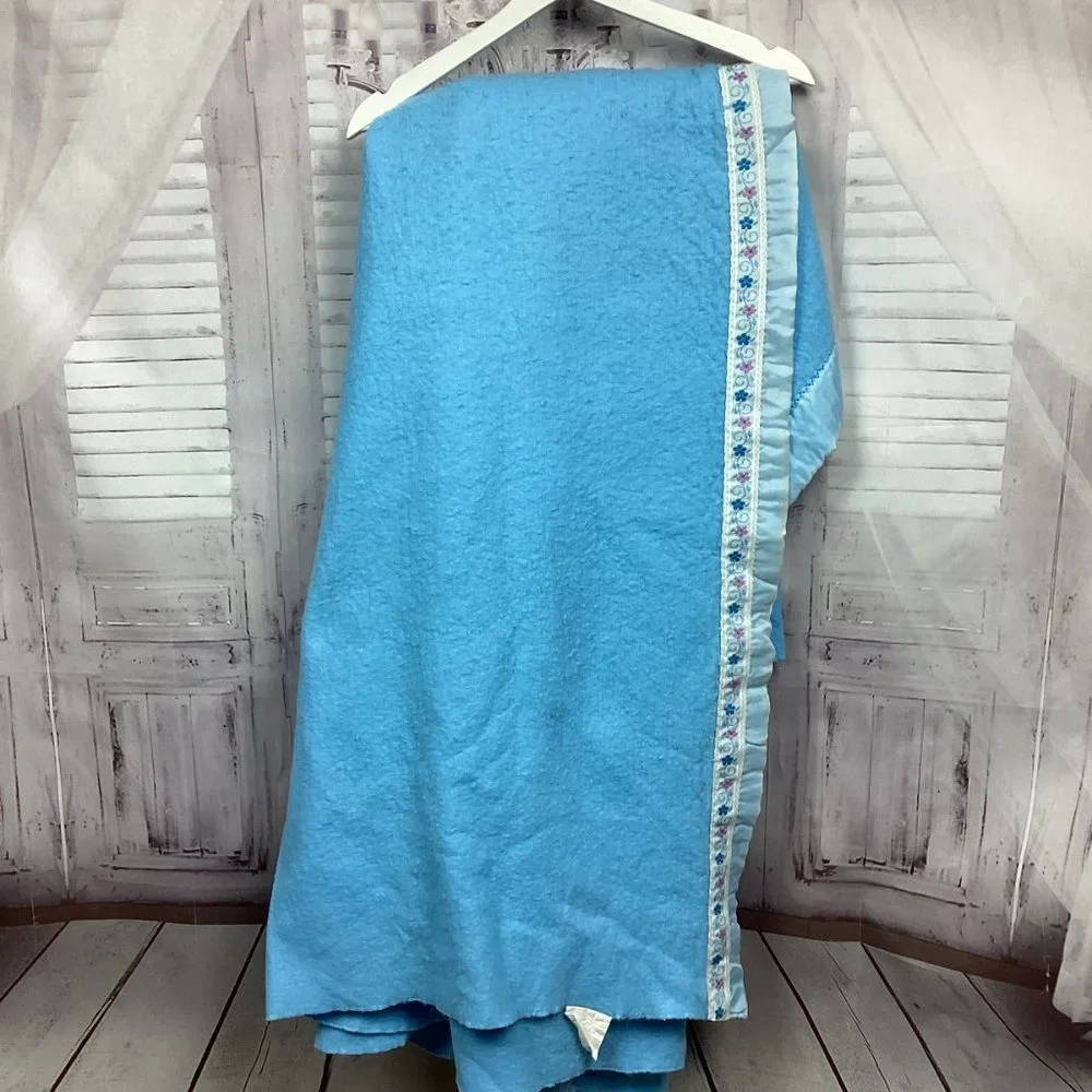 Sears Fiberwoven Blanket Blue w/ Embroidered Satin Trim 64